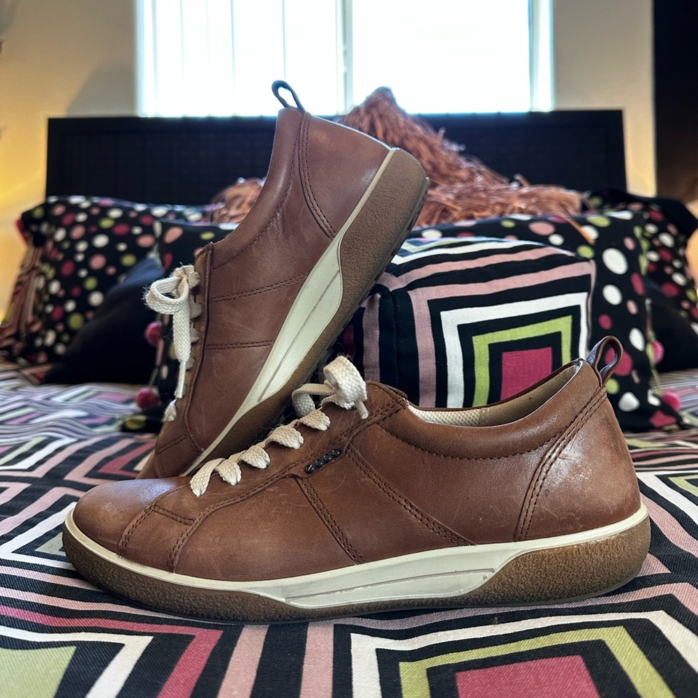 Ecco vegetable tanned leather sneakers